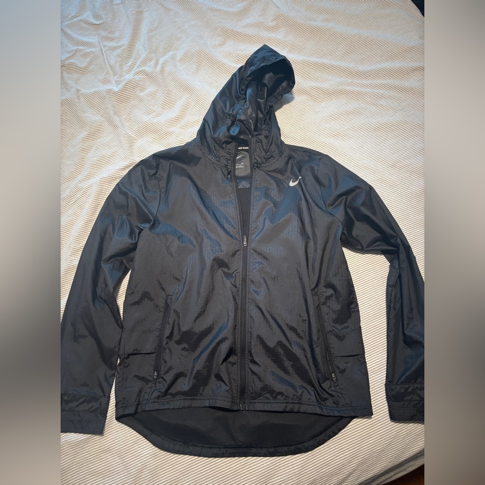 Nike women‘s S dry fit running windbreaker